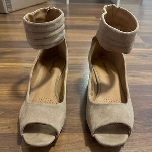 Extra Wide Comfortview Women’s Shoes